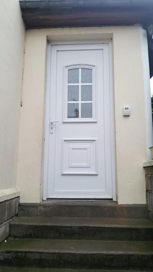 3 Hebergements - Au 1Er Etage 1 Appartement 2 Pieces Et Au 2Eme Etage Un Logement De 2 Chambres Louees Separement Avec Coin Cuisine Et Toilettes A Partager- Dans Pavillon Au Pied Du Rer B A 5 Minutes De Paris Et 30 Mn Stade De France Cachan Kültér fotó