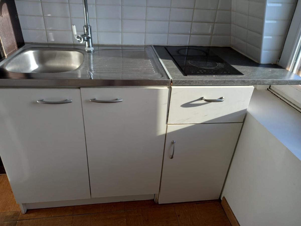 3 Hebergements - Au 1Er Etage 1 Appartement 2 Pieces Et Au 2Eme Etage Un Logement De 2 Chambres Louees Separement Avec Coin Cuisine Et Toilettes A Partager- Dans Pavillon Au Pied Du Rer B A 5 Minutes De Paris Et 30 Mn Stade De France Cachan Kültér fotó
