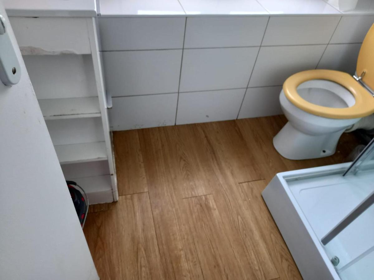 3 Hebergements - Au 1Er Etage 1 Appartement 2 Pieces Et Au 2Eme Etage Un Logement De 2 Chambres Louees Separement Avec Coin Cuisine Et Toilettes A Partager- Dans Pavillon Au Pied Du Rer B A 5 Minutes De Paris Et 30 Mn Stade De France Cachan Kültér fotó