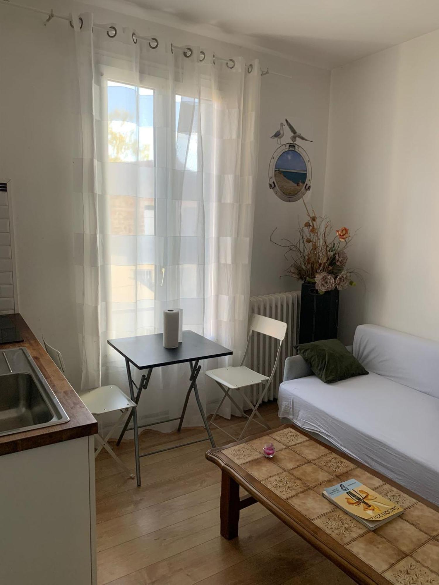 3 Hebergements - Au 1Er Etage 1 Appartement 2 Pieces Et Au 2Eme Etage Un Logement De 2 Chambres Louees Separement Avec Coin Cuisine Et Toilettes A Partager- Dans Pavillon Au Pied Du Rer B A 5 Minutes De Paris Et 30 Mn Stade De France Cachan Kültér fotó